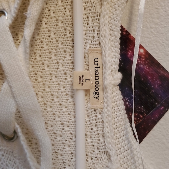 🆕️ Urbanology Lace Up Hoodie - Picture 4 of 4